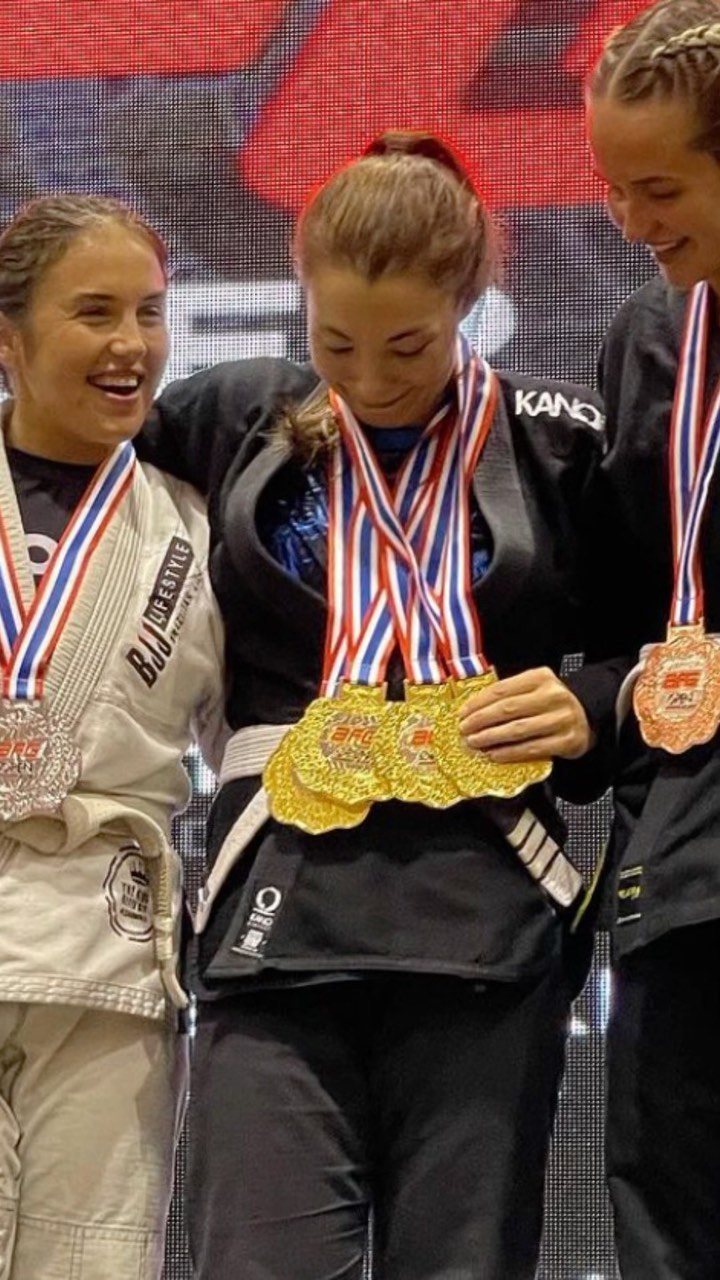 The new generation! 4X @afgopen BJJ Gi & No Gi Medalist Sango 🇯🇵 🇫🇷 Prepares for her MMA debut in December for DFC (Decathlon)! 🔥