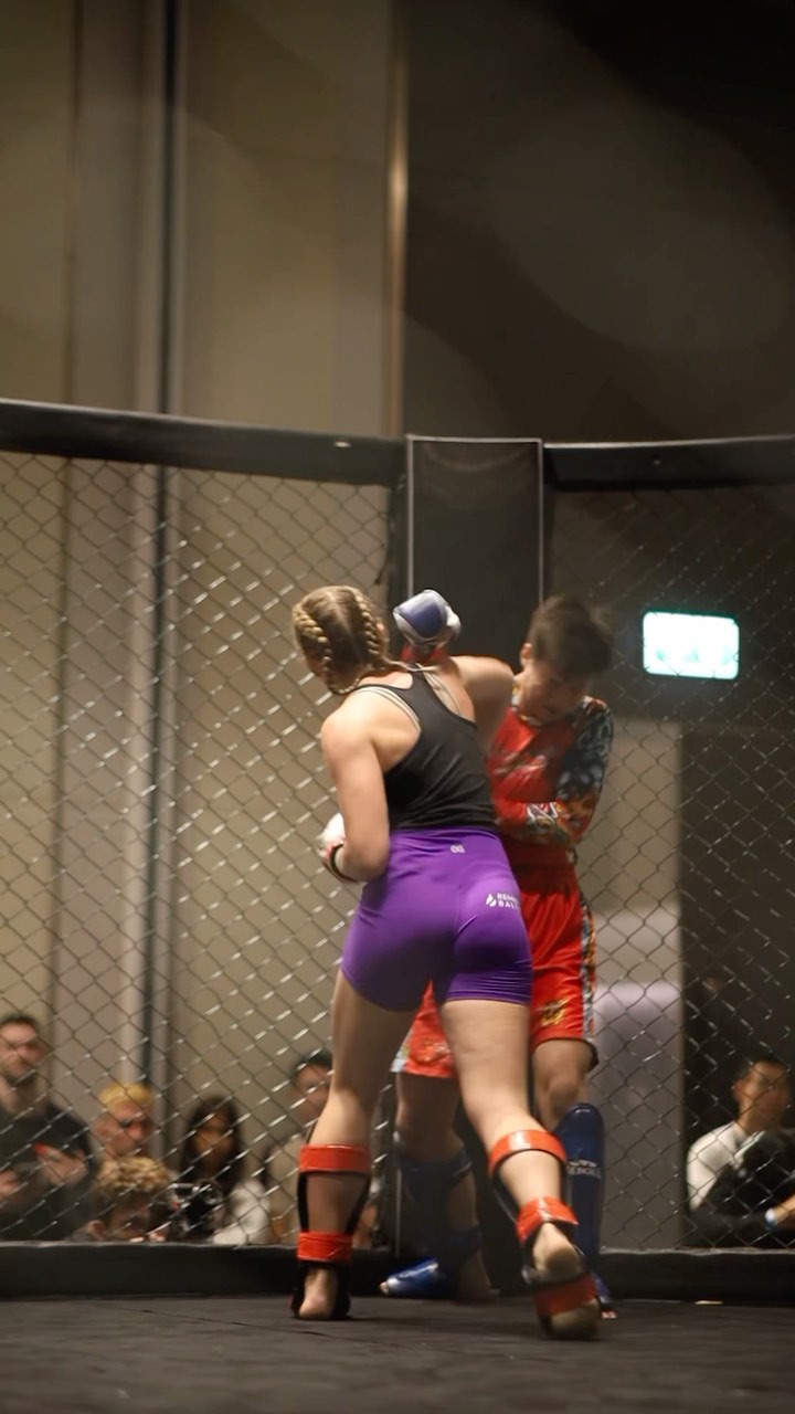 🔥 Karolina Arm puts her Muay Thai on display in her debut MMA fight! 📍 @seafcasia