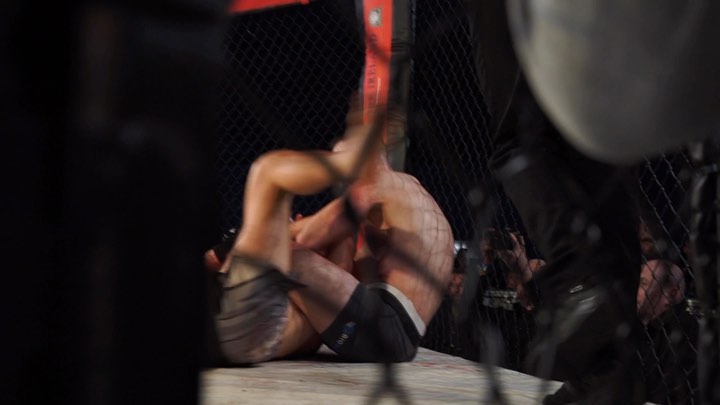 @leehammondjj with a 1st round armbar finish on @eirefc, what a night 🇮🇪🎪