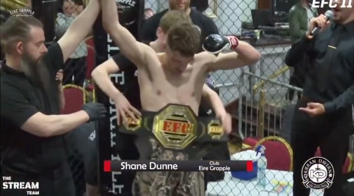 @shanedunnemma is your @evolutionfightingchampionship Bantamweight champion! The @eiregrapple man is a clear fan favourite! #efc11 #irishmma