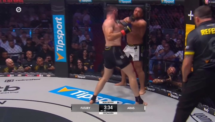 @willfleurymma ( @sbgireland ) gets the R2 KO win at @oktagonmma 90 👑