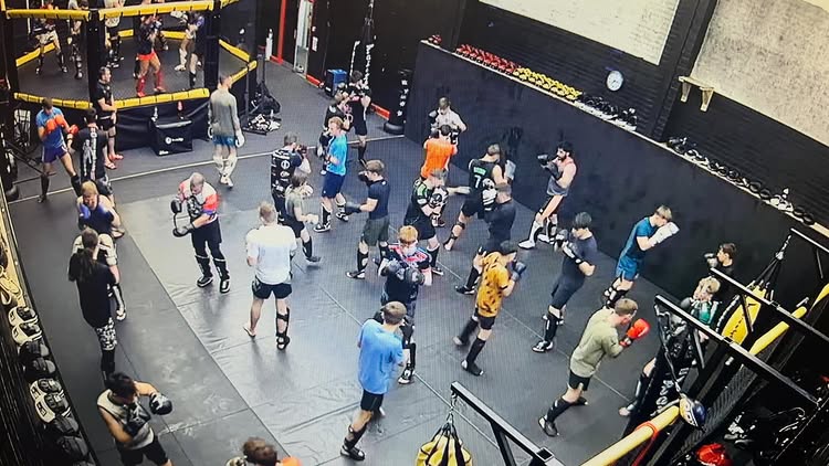 Great to have @rhysmckeemma as a special guest coach for tonight’s striking class.