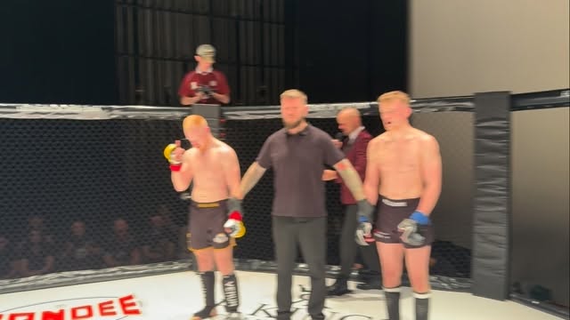 Oisin Mahon 3rd round stoppage!!!!