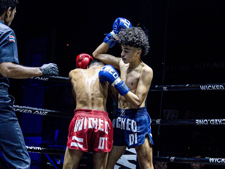 Petch Huai Sap VS Alilek Mazouni
