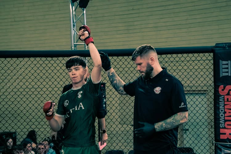 Handy win on @elitefightingchampionship_cork dominated the fight . Good XP Gained. Thanks to @shane_carmody and @arannmaguire for cornering