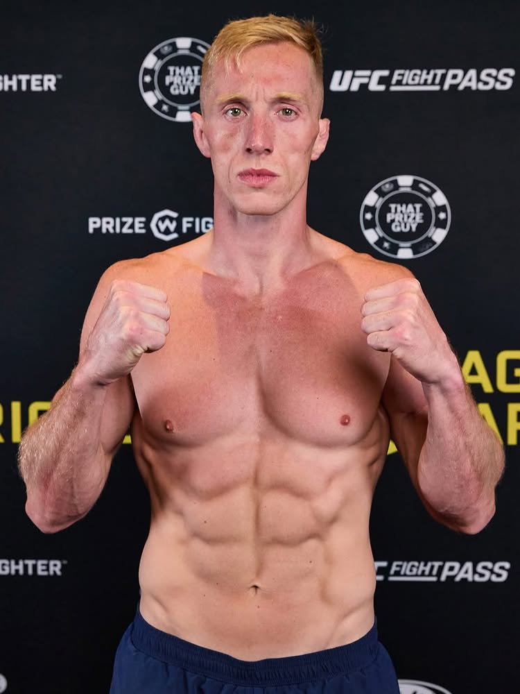 @stephencostello_mma ( @sbgireland ) returns at @cagewarriors 208 tomorrow night June 27th in London 👊🦍🇮🇪