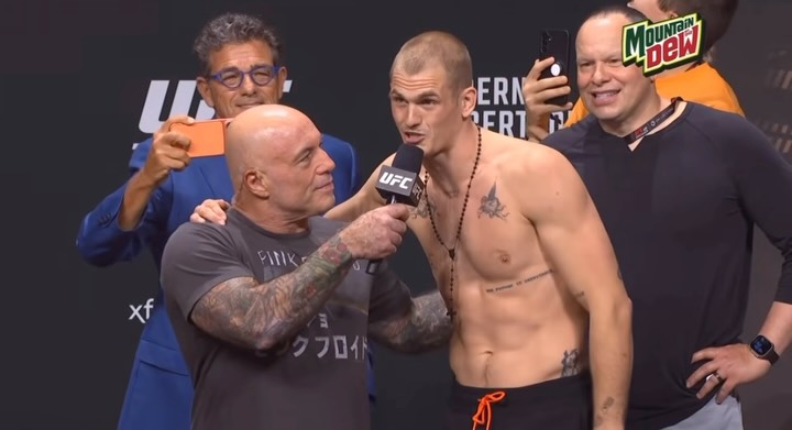 @iangarry talks to @joerogan ahead of his UFC World Title fight at @ufc 330 👊