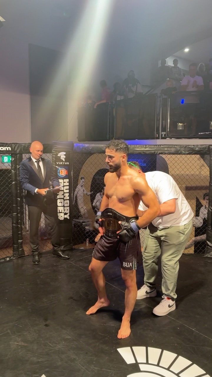 @n.ucha ( @holohanmartialarts ) wins the @virtusmma Super Lightweight Title via R1 TKO 👑