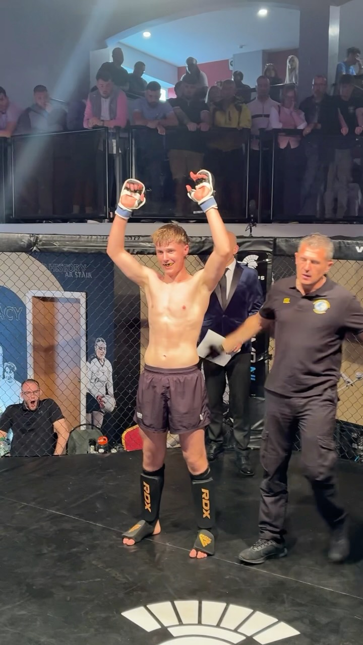 @harry.currie.902 ( @yodhamartialarts ) gets the UD win at @virtusmma 6 👊