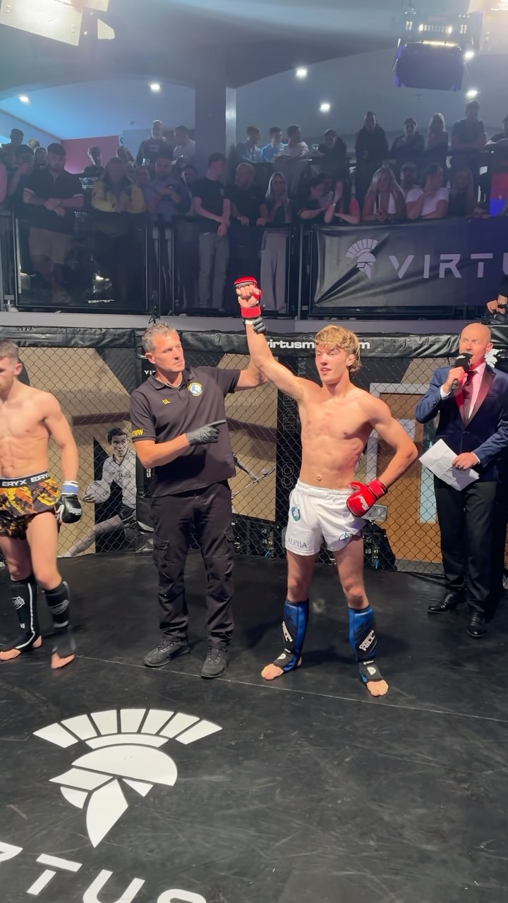 @jacobdorrismma ( @mmacork ) gets the R1 Submission win at @virtusmma 6 👊