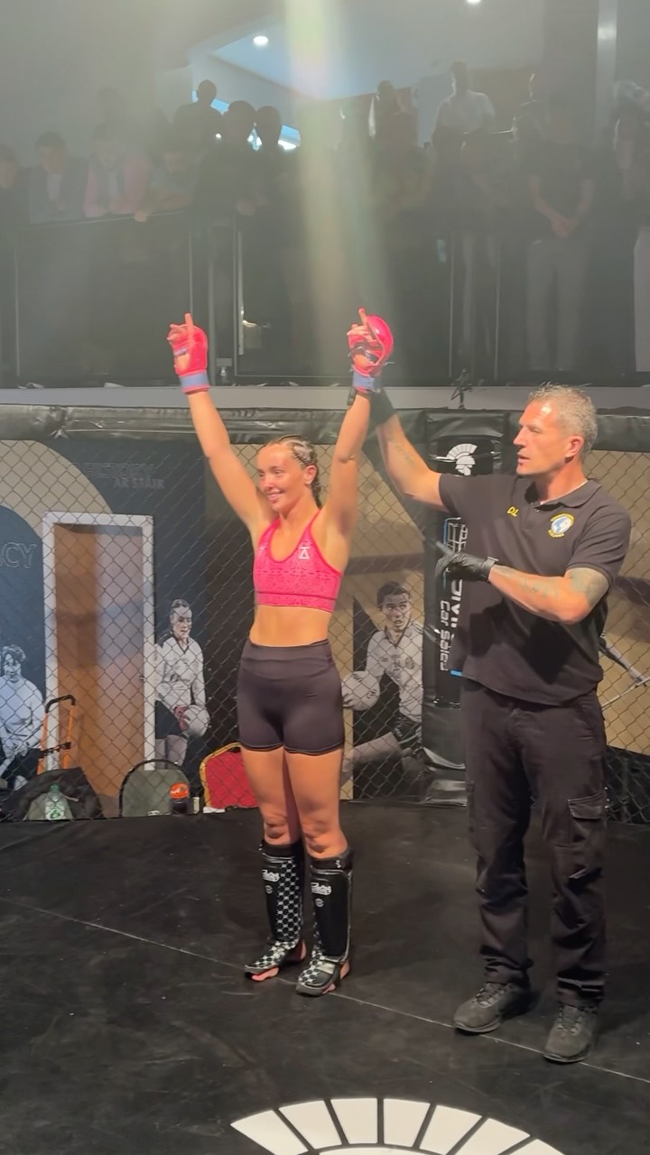 @leah_callaghanxx ( @holohanmartialarts ) gets the UD win at @virtusmma 6 👊