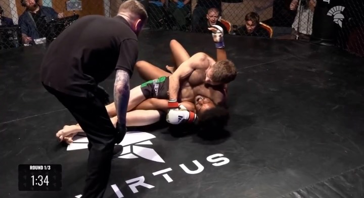 Oisin Heagney ( @teamryano ) gets the R1 Submission win at @virtusmma 6 👊