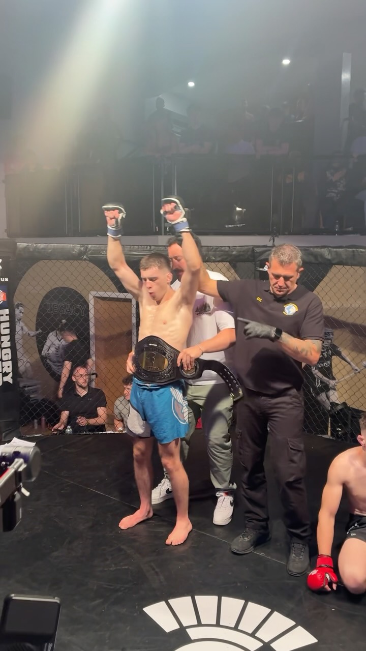 @breen_woods ( @teamkfmartialarts ) gets the SD win and is the new @virtusmma Flyweight Champion 👑