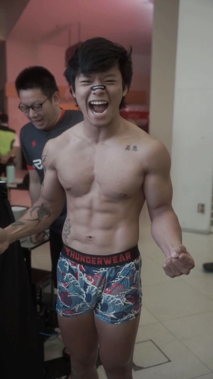 We are in! I never miss weight! 70KG on the dot! See you tomorrow at @firecagexr