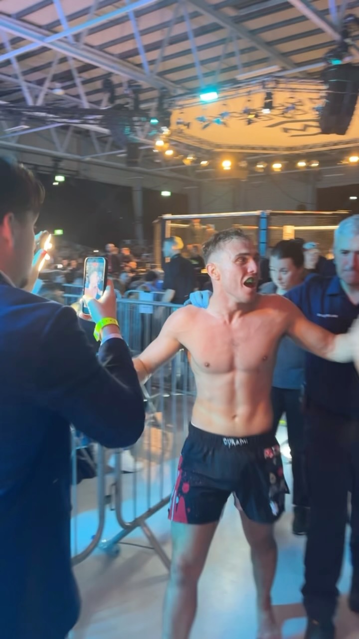 @keithkeoghmma ( @cmac_mma ) celebrates his win at @cagewarriors 210 Dublin 🐺